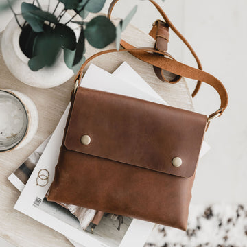 Tan Oiled Leather Crossbody Bag - Medium Size-With magnetic closure.