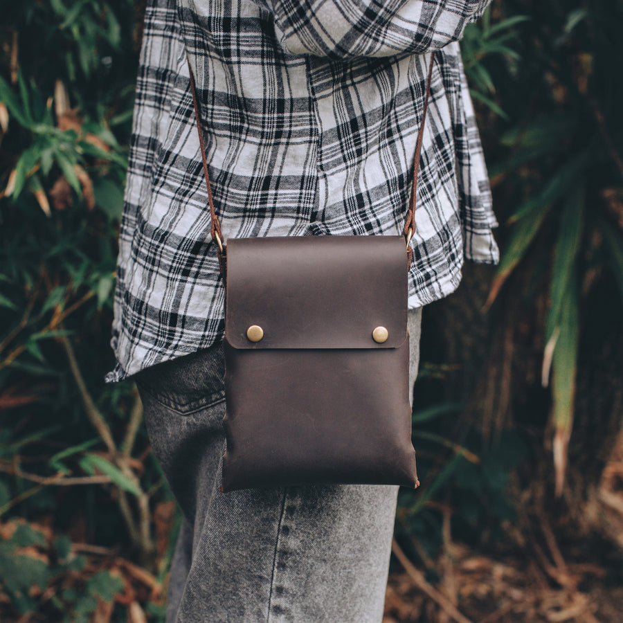 brown leather crossbody handbag 
