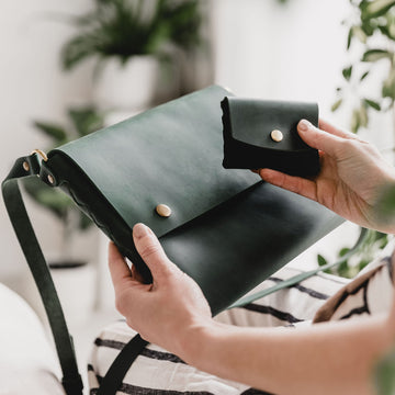leather wallet and handbag 