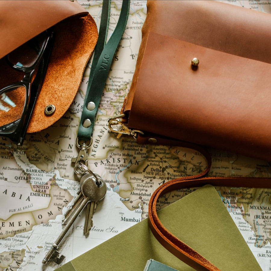 leather pass holder 